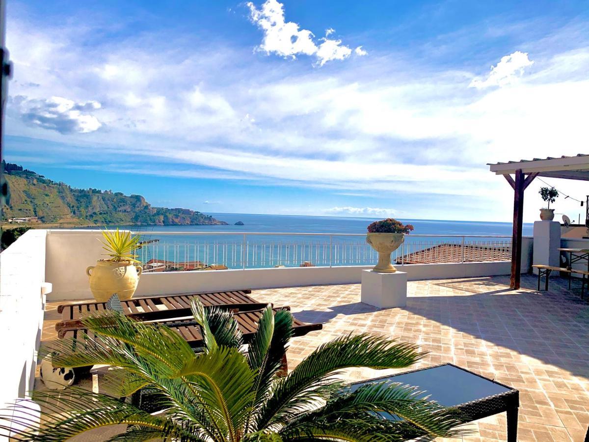 Panoramic Taormina Bay View Apartman Kültér fotó